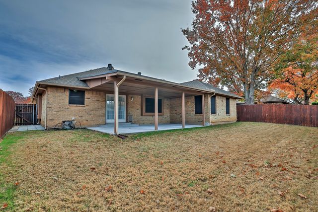 7612 Pampas Drive, Fort Worth, TX 76133