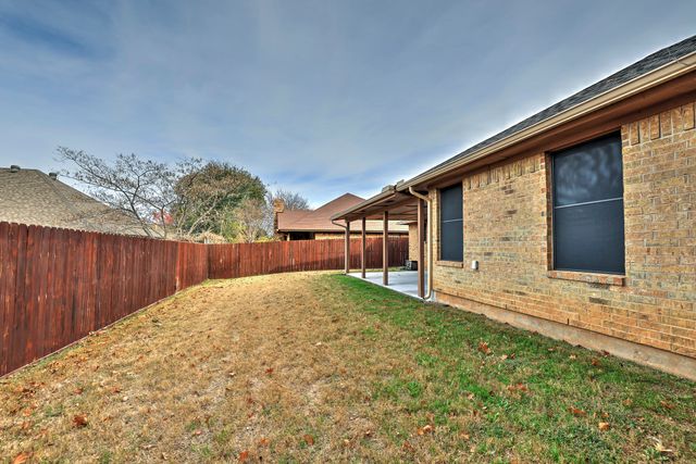 7612 Pampas Drive, Fort Worth, TX 76133