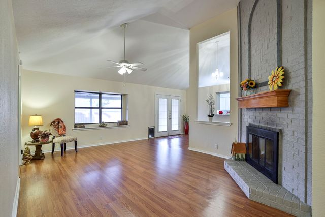 7612 Pampas Drive, Fort Worth, TX 76133