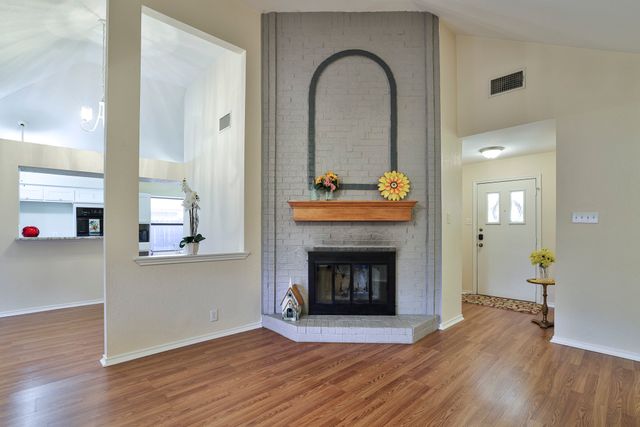 7612 Pampas Drive, Fort Worth, TX 76133