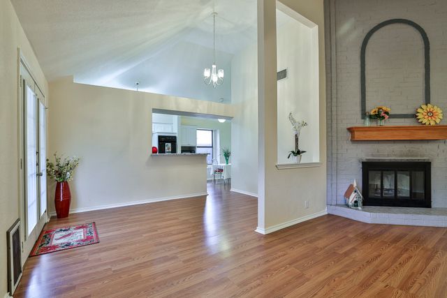 7612 Pampas Drive, Fort Worth, TX 76133