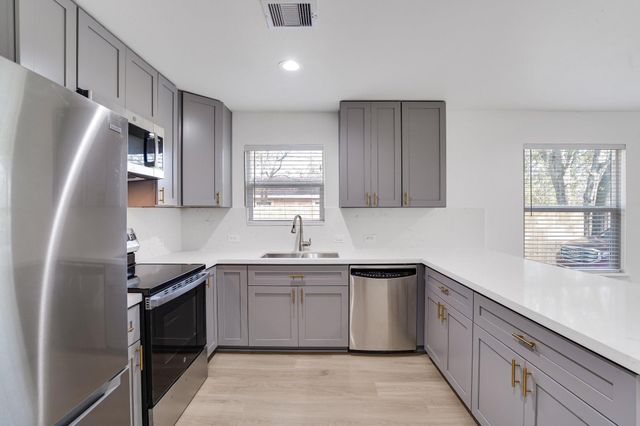 6123 Tuskegee Street, Houston, TX 77091