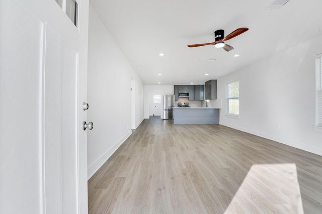 6123 Tuskegee Street, Houston, TX 77091