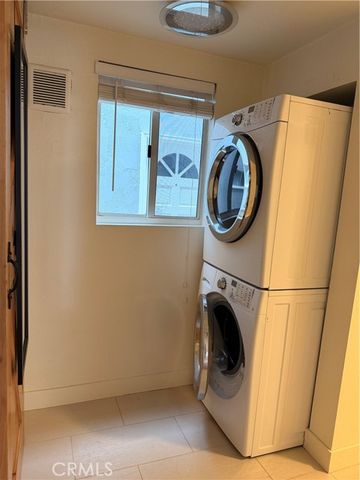 418 E Oceanfront, Newport Beach, CA 92661