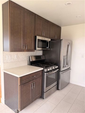 418 E Oceanfront, Newport Beach, CA 92661