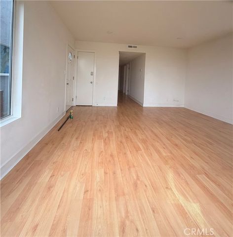 418 E Oceanfront, Newport Beach, CA 92661