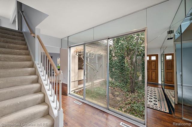 971 Stratford Lane 22, Bloomfield Hills, MI 48304