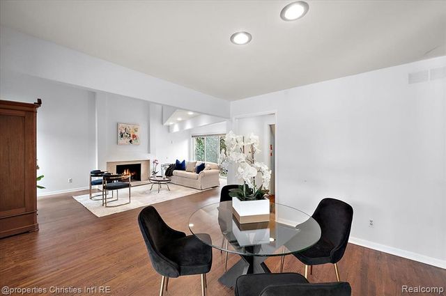 971 Stratford Lane 22, Bloomfield Hills, MI 48304