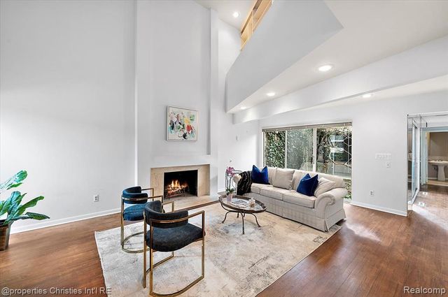 971 Stratford Lane 22, Bloomfield Hills, MI 48304