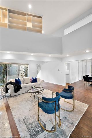 971 Stratford Lane 22, Bloomfield Hills, MI 48304