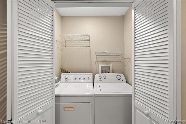 971 Stratford Lane 22, Bloomfield Hills, MI 48304