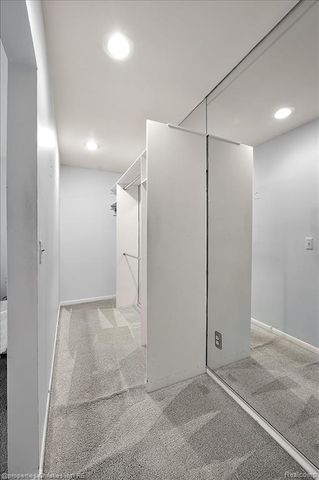 971 Stratford Lane 22, Bloomfield Hills, MI 48304