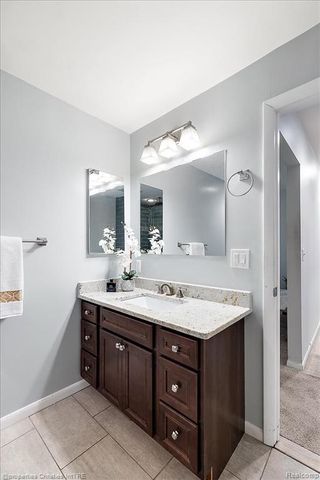 971 Stratford Lane 22, Bloomfield Hills, MI 48304