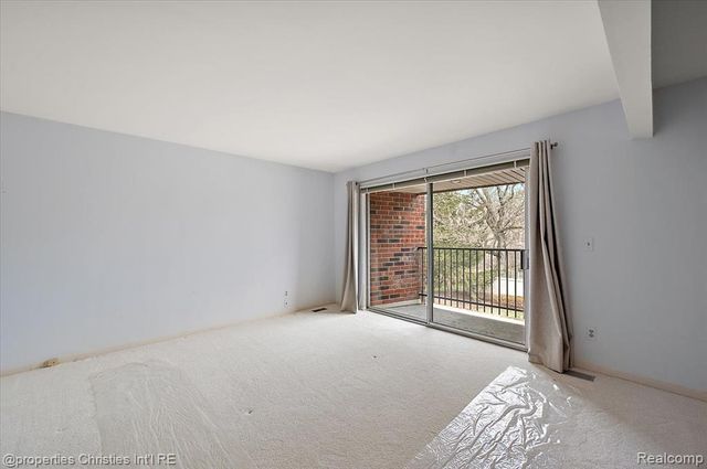 971 Stratford Lane 22, Bloomfield Hills, MI 48304