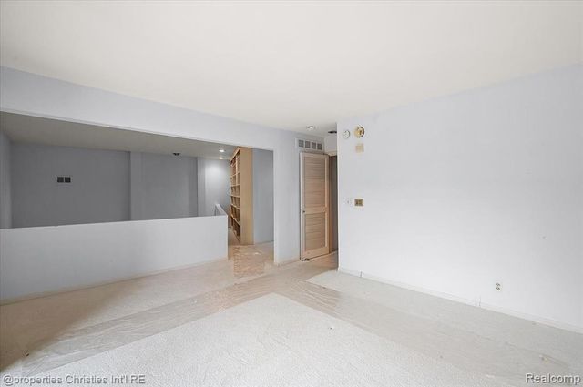 971 Stratford Lane 22, Bloomfield Hills, MI 48304