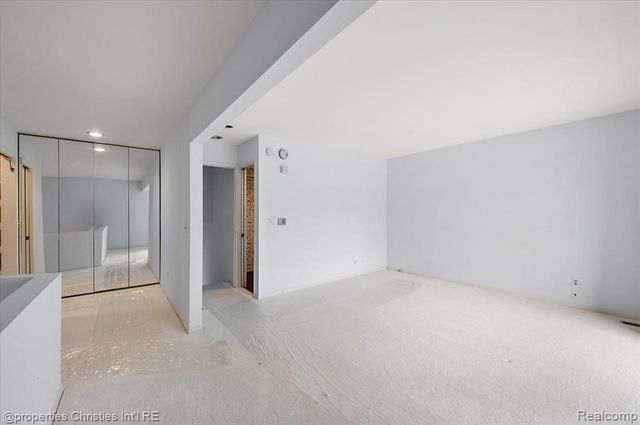 971 Stratford Lane 22, Bloomfield Hills, MI 48304