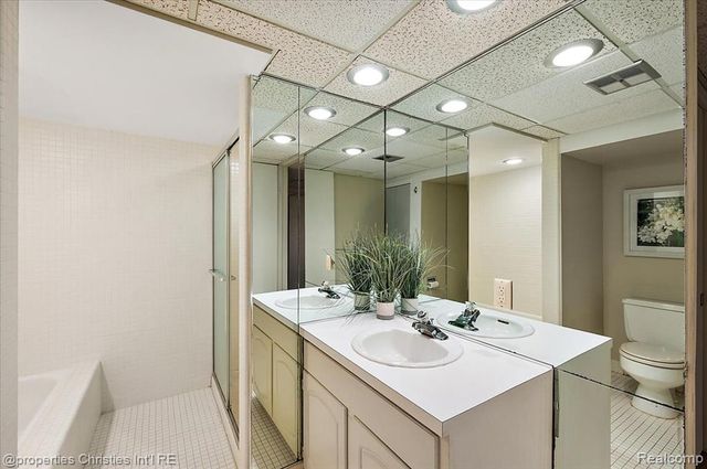 971 Stratford Lane 22, Bloomfield Hills, MI 48304