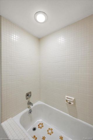 971 Stratford Lane 22, Bloomfield Hills, MI 48304