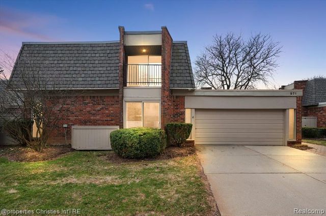 971 Stratford Lane 22, Bloomfield Hills, MI 48304
