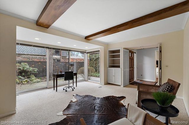 971 Stratford Lane 22, Bloomfield Hills, MI 48304