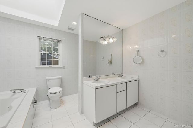 26 Washington Circle, New City, NY 10956