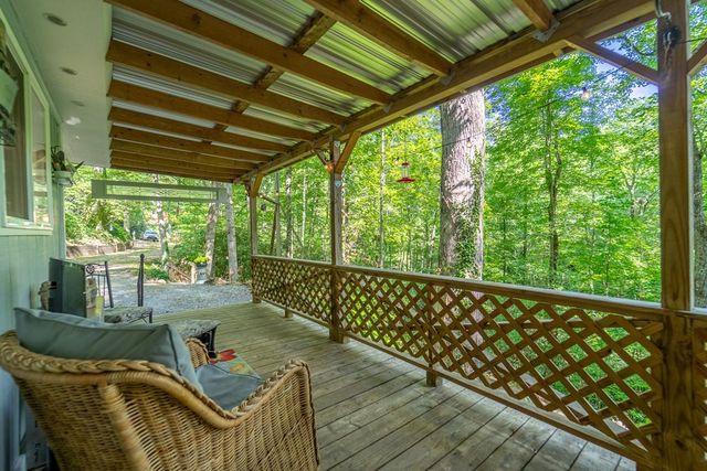 283 Briggs Cove Road, Robbinsville, NC 28771