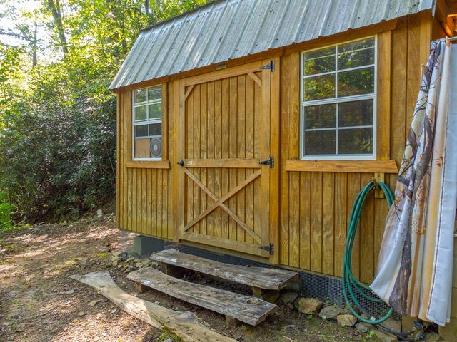283 Briggs Cove Road, Robbinsville, NC 28771