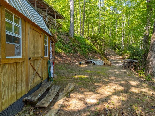 283 Briggs Cove Road, Robbinsville, NC 28771