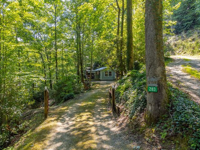 283 Briggs Cove Road, Robbinsville, NC 28771