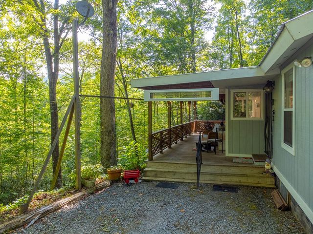 283 Briggs Cove Road, Robbinsville, NC 28771