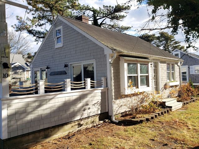 10 Grindell Ave, Dennis, MA 02639