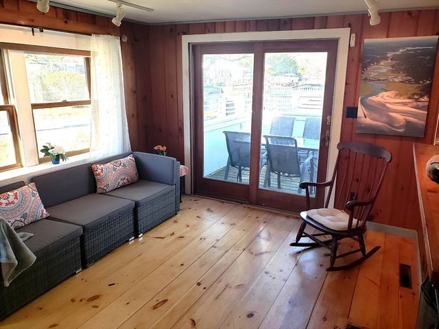 10 Grindell Ave, Dennis, MA 02639