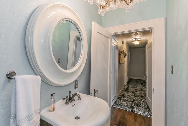 4700 Lafayette Avenue, Fort Worth, TX 76107