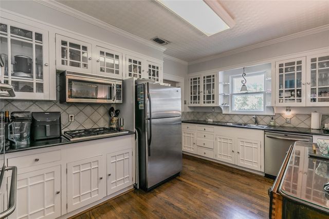 4700 Lafayette Avenue, Fort Worth, TX 76107