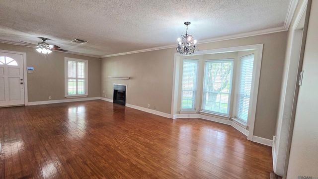 825 Stoney Creek Ave, Baton Rouge, LA 70808
