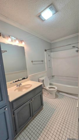 825 Stoney Creek Ave, Baton Rouge, LA 70808