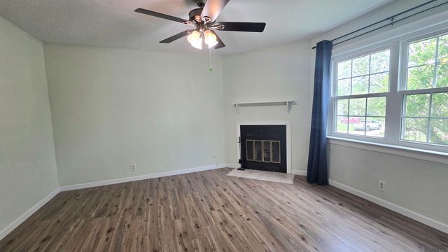 825 Stoney Creek Ave, Baton Rouge, LA 70808