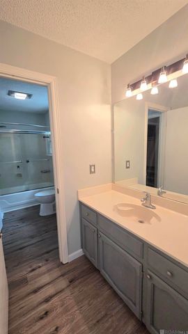 825 Stoney Creek Ave, Baton Rouge, LA 70808