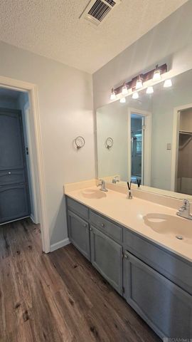 825 Stoney Creek Ave, Baton Rouge, LA 70808