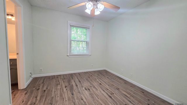825 Stoney Creek Ave, Baton Rouge, LA 70808
