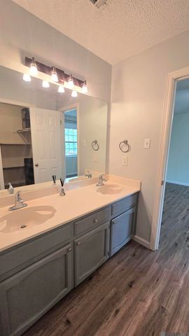 825 Stoney Creek Ave, Baton Rouge, LA 70808
