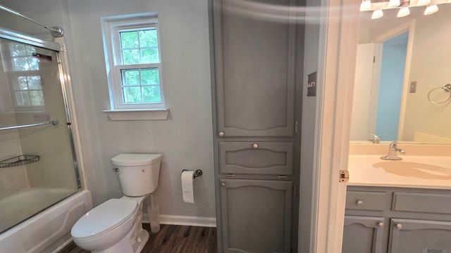 825 Stoney Creek Ave, Baton Rouge, LA 70808