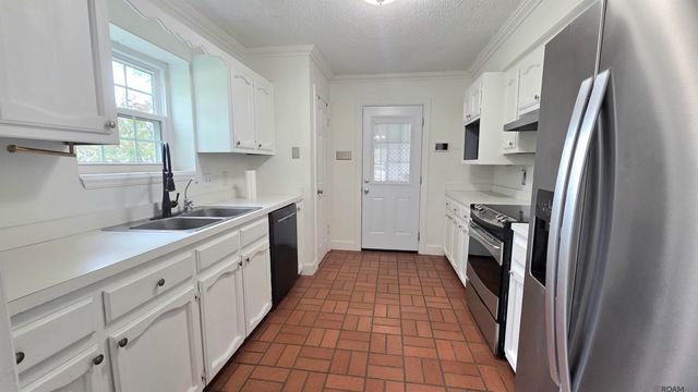 825 Stoney Creek Ave, Baton Rouge, LA 70808