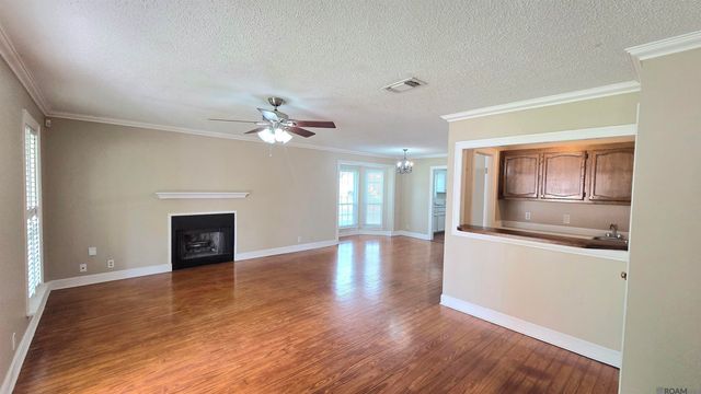 825 Stoney Creek Ave, Baton Rouge, LA 70808