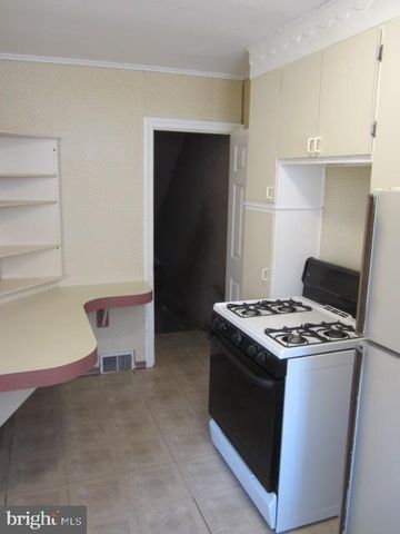 355 HAMPDEN RD, Upper Darby, PA 19082