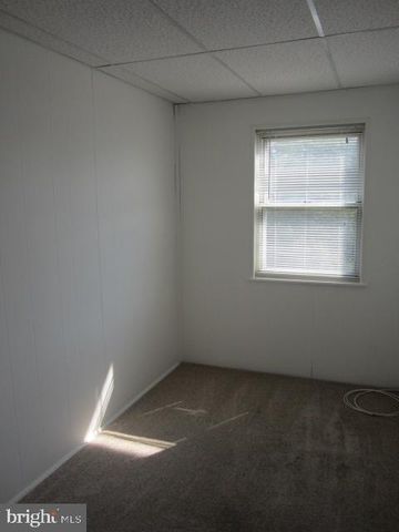 355 HAMPDEN RD, Upper Darby, PA 19082