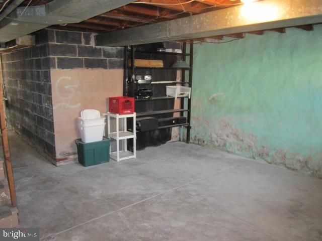 355 HAMPDEN RD, Upper Darby, PA 19082