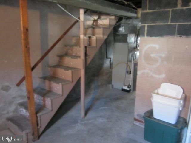 355 HAMPDEN RD, Upper Darby, PA 19082
