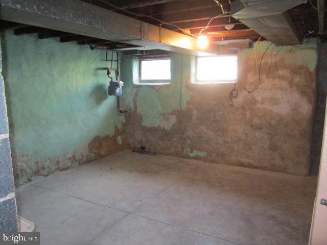 355 HAMPDEN RD, Upper Darby, PA 19082