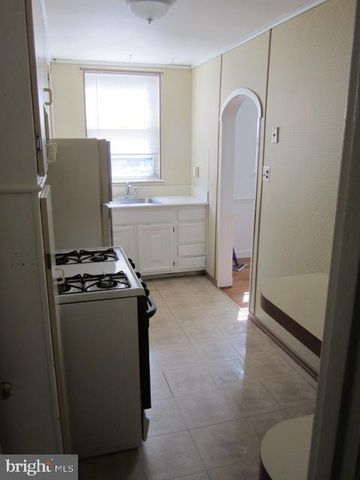 355 HAMPDEN RD, Upper Darby, PA 19082